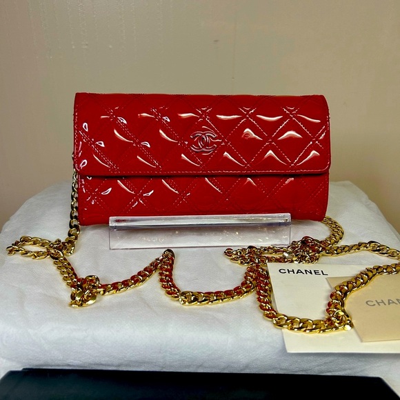 EUC- Chanel-Red Quilted Clutch with Box and COA included - Picture 1 of 11